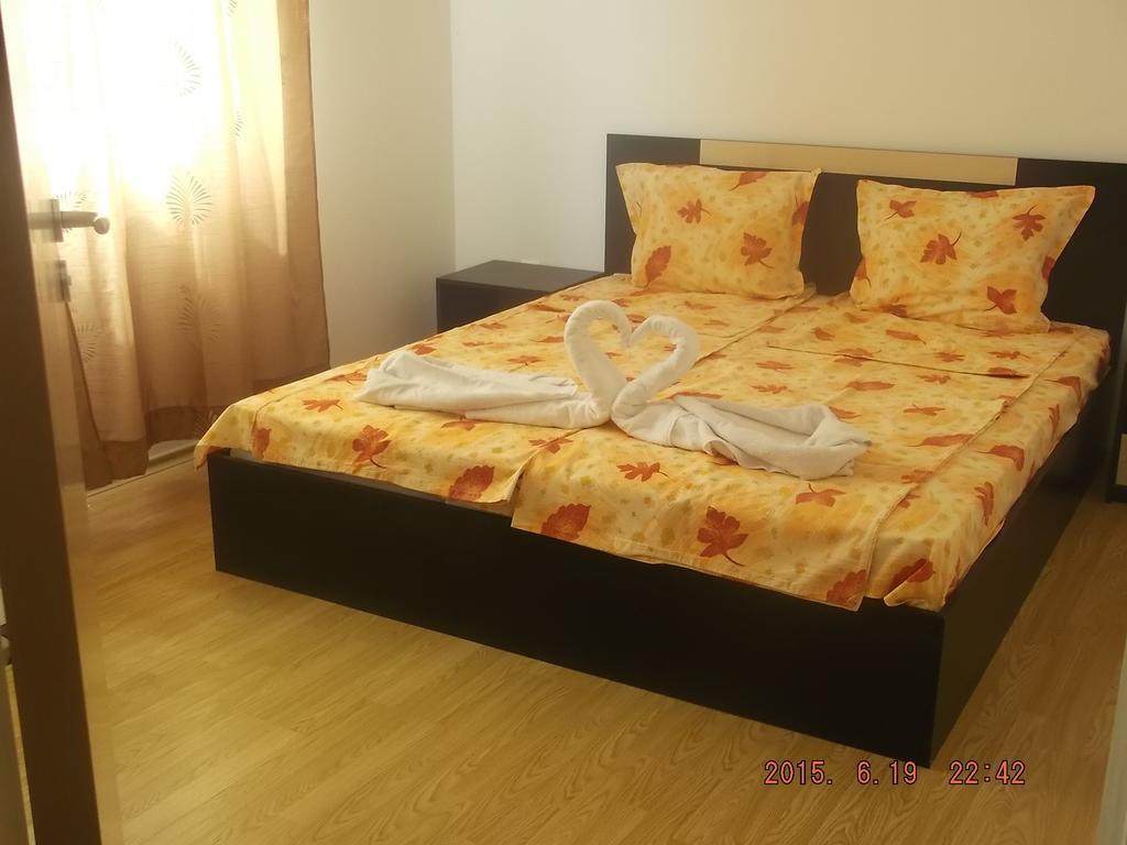 Dima Popova Apartments Царево Екстериор снимка