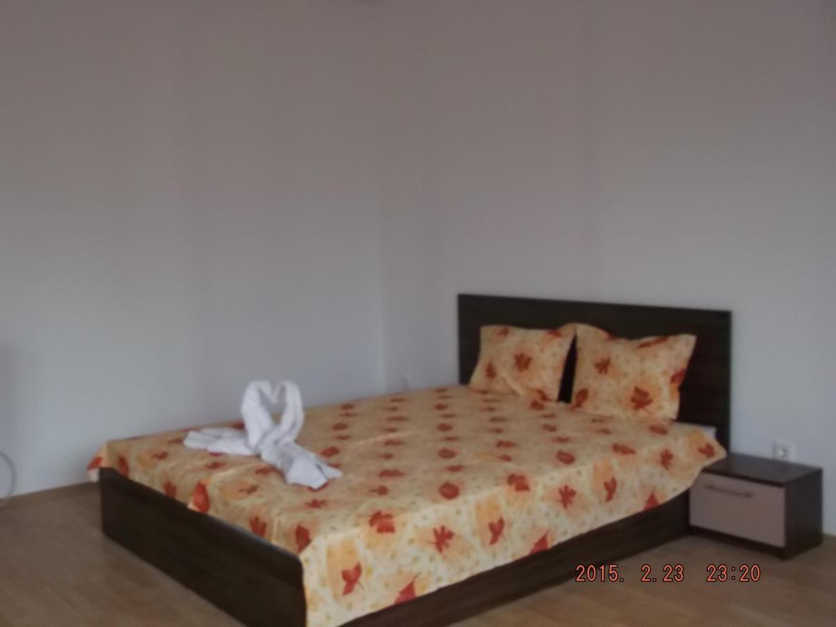 Dima Popova Apartments Царево Екстериор снимка